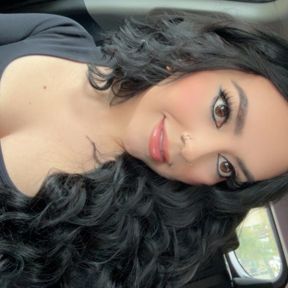 Meet your Posher, Andrea